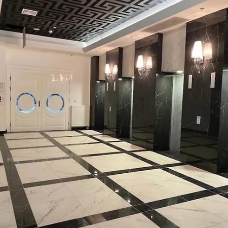 Hanza Tower Lux Jacuzzi & Sauna & Pool アパート